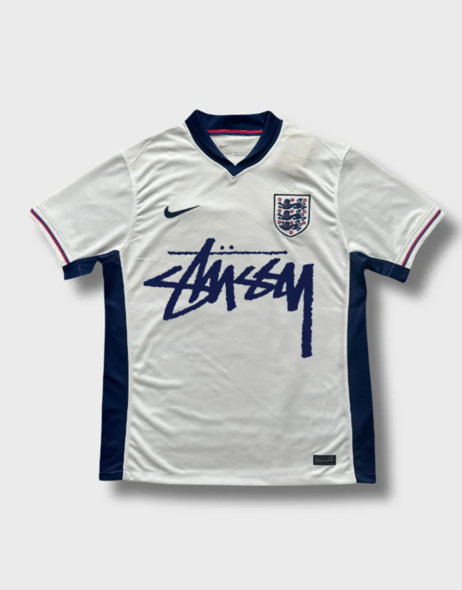 STÜSSY x ENGLAND HOME JERSEY - 2024/25 (JUNIOR SIZES)